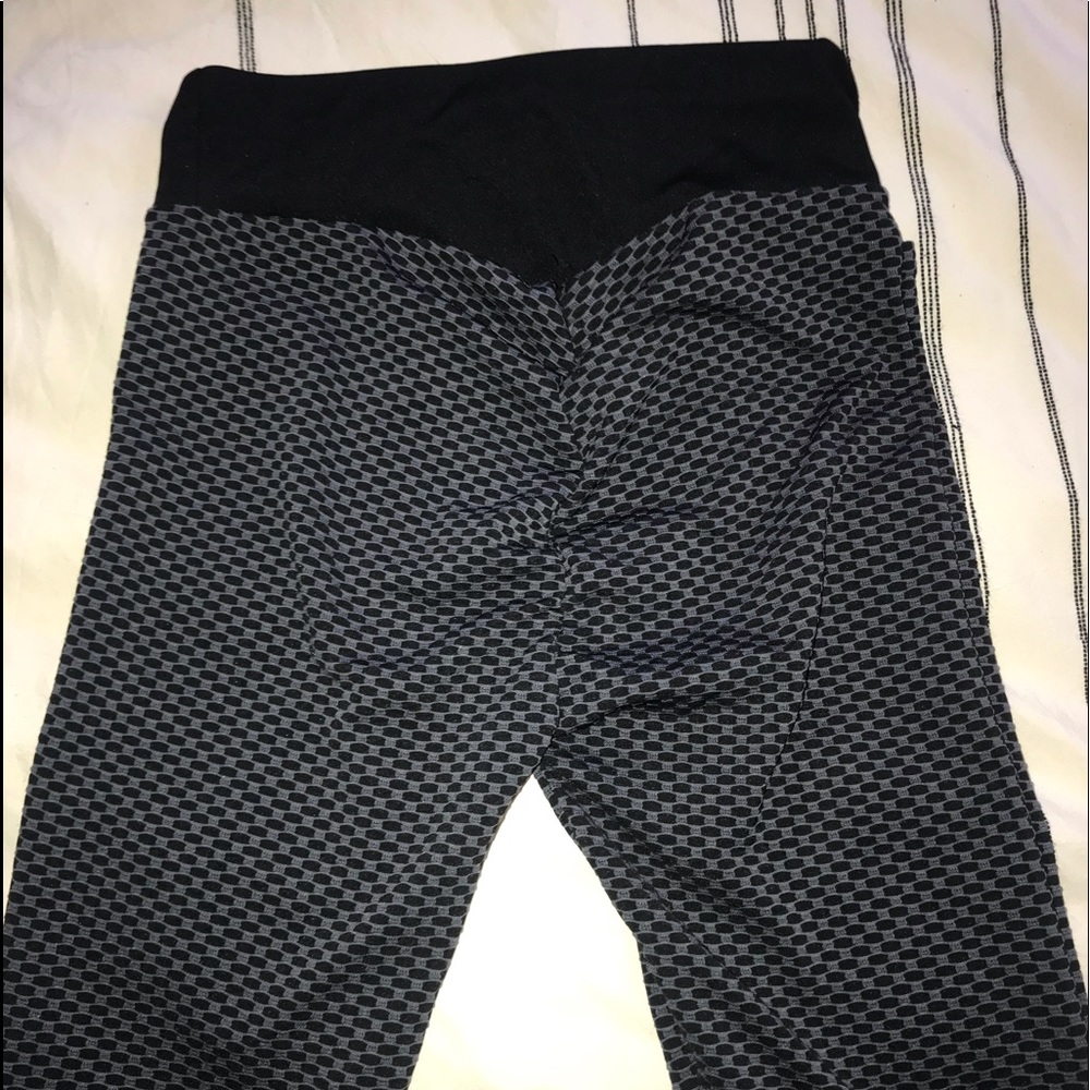 Scrunch-butt high waisted leggings